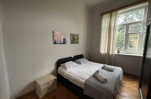 Foto 5 - Impeccable 2-bed Apartment in Central Tbilisi