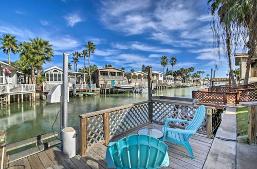 Foto 1 - Cozy Waterfront Port Isabel Cottage With Deck