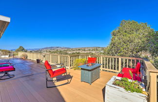 Foto 1 - 'that 70s House' w/ Deck & Arroyo Grande View