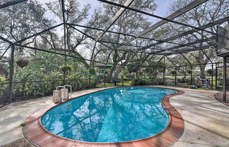 Foto 1 - Spacious Freeport Home w/ Private Pool & Lake View