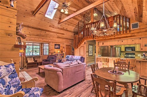 Photo 15 - Pinetop Cabin + Deck & Treehouse: Hike & Golf