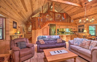 Foto 1 - Pinetop Cabin + Deck & Treehouse: Hike & Golf