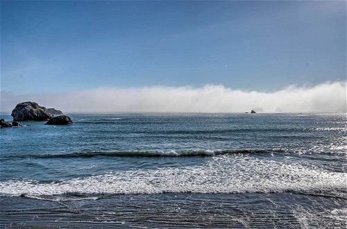 Foto 10 - Coastal Getaway by Pebble Beach & Redwoods