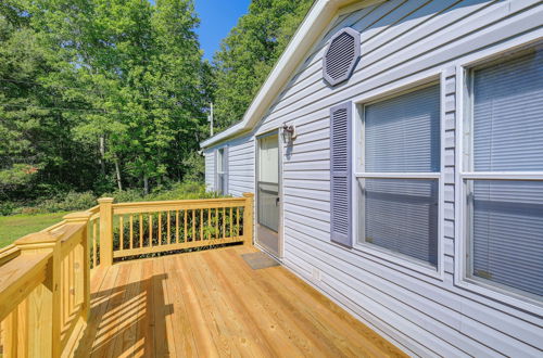 Foto 8 - Serene Home: 2 Decks, 3 Mi to Blue Ridge Pkwy