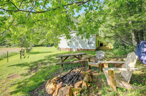 Foto 10 - Serene Home: 2 Decks, 3 Mi to Blue Ridge Pkwy