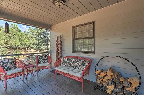 Foto 22 - Modern Strawberry Cabin w/ Hammock, Deck, Fire Pit