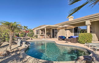 Foto 1 - Elegant Desert Oasis w/ Fire Pit + Mtn View