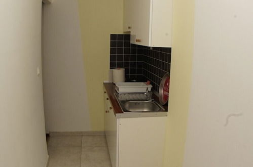 Photo 18 - Inviting 4 Sleeper Apartment in Split