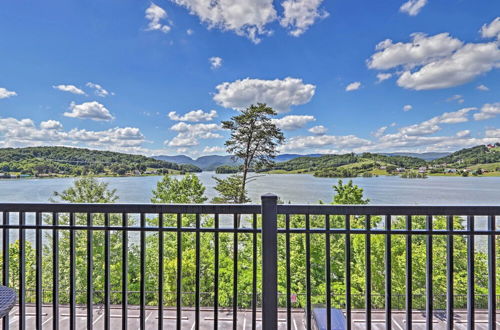 Photo 26 - Modern Family Condo With Pano Lake Views & Pool