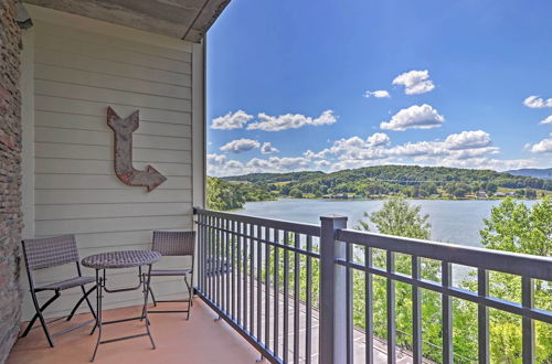 Photo 22 - Modern Family Condo With Pano Lake Views & Pool