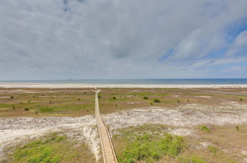 Foto 31 - Beachfront Dauphin Island Condo w/ 2 Pools & Sauna