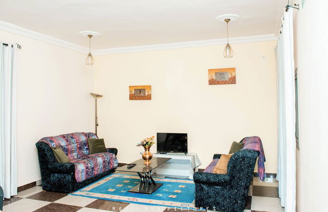 Odza, Modern Apartment, 3 Bedrooms, Private Parking - Foto 1