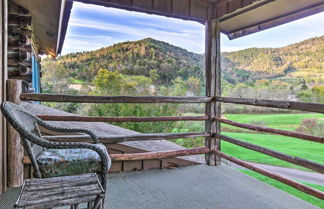 Foto 1 - Spacious River Lodge w/ Mtn Views on 4 Acres