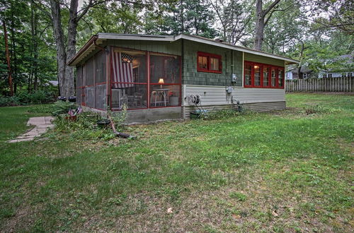 Foto 4 - Harbert Cottage+studio W/porch Half Mile to Beach