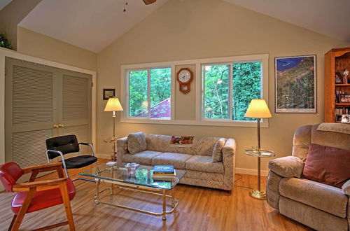 Photo 37 - Harbert Cottage+studio W/porch Half Mile to Beach