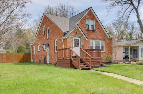 Photo 10 - Chic Home w/ Deck, Walk to Lake Erie