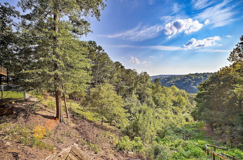 Photo 16 - Hillside Rogers Cottage w/ Beaver Lake Views