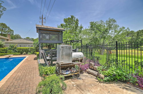 Photo 17 - Spacious Houston Home, Day Trip to Galveston