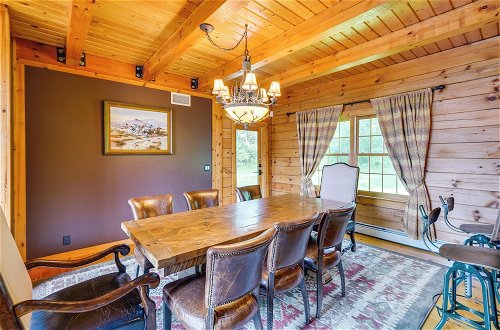 Foto 35 - Luxury Log Cabin w/ EV Charger & Mtn Views