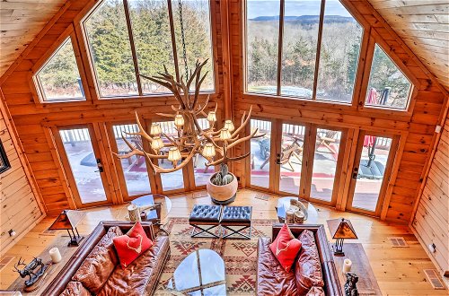 Foto 42 - Luxury Log Cabin w/ EV Charger & Mtn Views