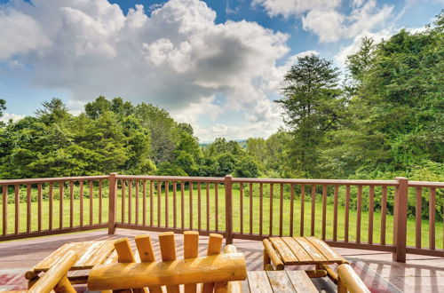 Foto 10 - Luxury Log Cabin w/ EV Charger & Mtn Views