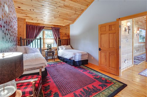 Foto 37 - Luxury Log Cabin w/ EV Charger & Mtn Views