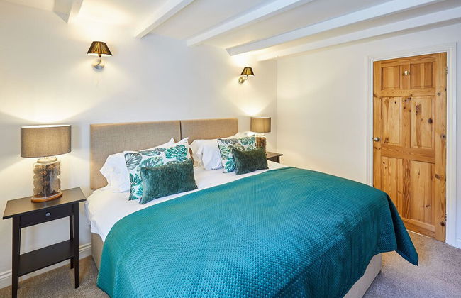 Host Stay Waterlily Cottage - Photo 9