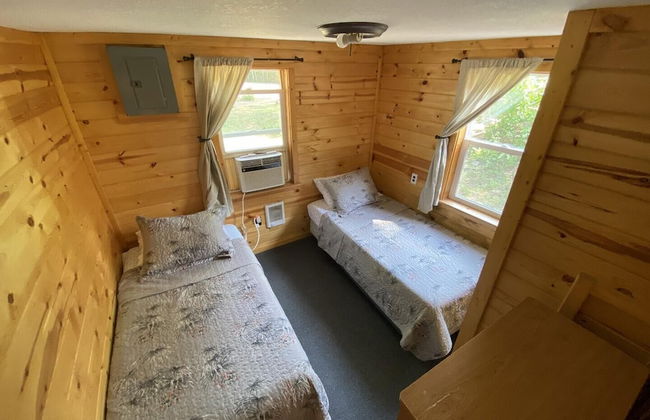Lincolnwood Cabin 3 - Photo 3