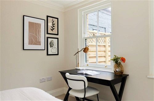 Photo 13 - The Fulham Scenery - Dazzling 2bdr Flat With Garden