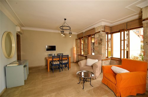 Photo 2 - Gorgeous Flat with Swimming Pool MAUD