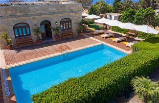 Foto 3 - Villa Munqar 3 Bedroom Villa With Private Pool