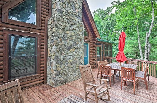 Foto 7 - Purlear Luxury, Spacious Log Cabin w/ Mtn Views