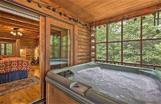 Foto 3 - Purlear Luxury, Spacious Log Cabin w/ Mtn Views