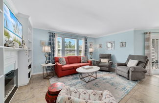 Photo 1 - Updated, Ground Floor Unit w/ Pool & Gym, Sleeps 6