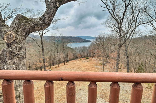 Photo 17 - Private Eureka Springs Cabin w/ Beaver Lake Views