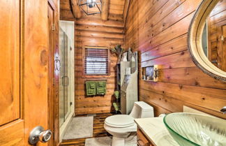 Photo 3 - Private Eureka Springs Cabin w/ Beaver Lake Views