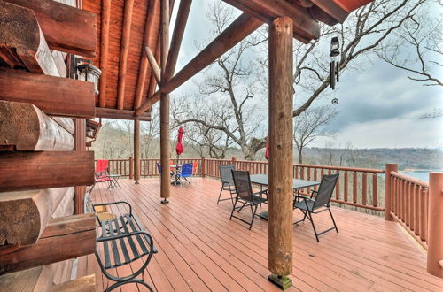 Foto 5 - Private Eureka Springs Cabin w/ Beaver Lake Views