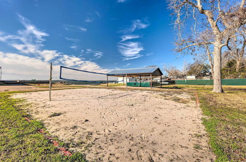 Photo 3 - Texas Retreat w/ Charcoal Grill & Boat Ramp Access