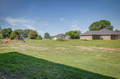 Photo 8 - Texas Retreat w/ Charcoal Grill & Boat Ramp Access