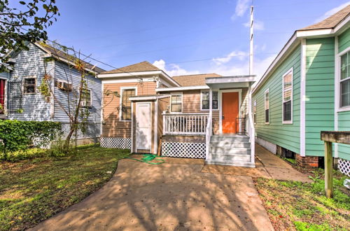 Foto 2 - Pet-friendly Galveston Getaway w/ Deck & Grill