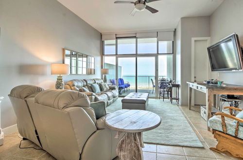 Foto 9 - Beachfront Galveston Condo w/ Community Pool