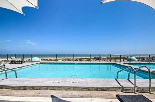 Photo 29 - Beachfront Galveston Condo w/ Community Pool