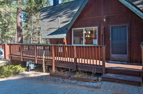 Foto 16 - Tahoe Family Cabin: Close to Lake & Trails