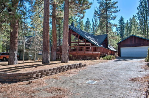 Foto 10 - Tahoe Family Cabin: Close to Lake & Trails