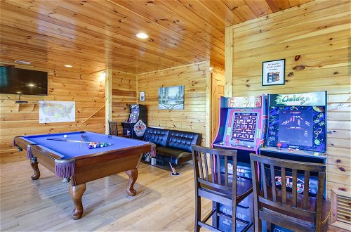Photo 21 - Secluded Smoky Mountain Cabin w/ Theater & Hot Tub