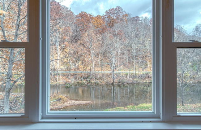 4BR Lodge on Wolf Creek – Fishing, Hiking, New River Fun & Hokie Weekends - Photo 40