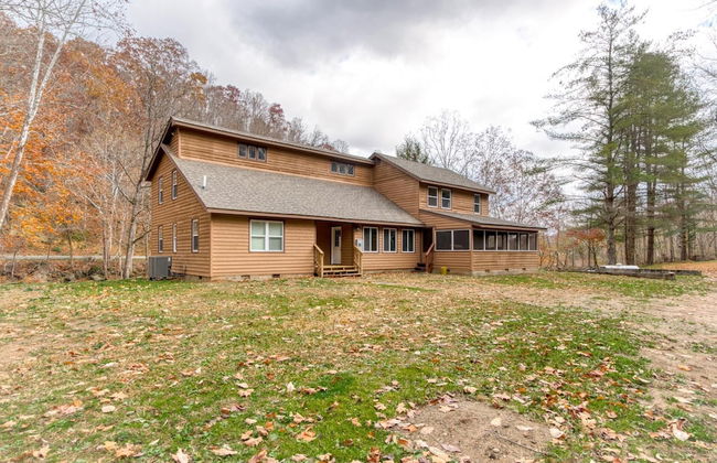4BR Lodge on Wolf Creek – Fishing, Hiking, New River Fun & Hokie Weekends - Photo 69