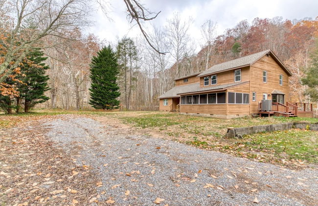 4BR Lodge on Wolf Creek – Fishing, Hiking, New River Fun & Hokie Weekends - Photo 61