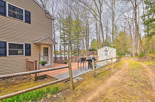 Photo 4 - Lakefront Broadalbin Getaway w/ Deck + Kayaks