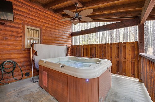 Foto 25 - Broken Bow Cabin w/ Hot Tub, Fire Pit & > 1 Acre